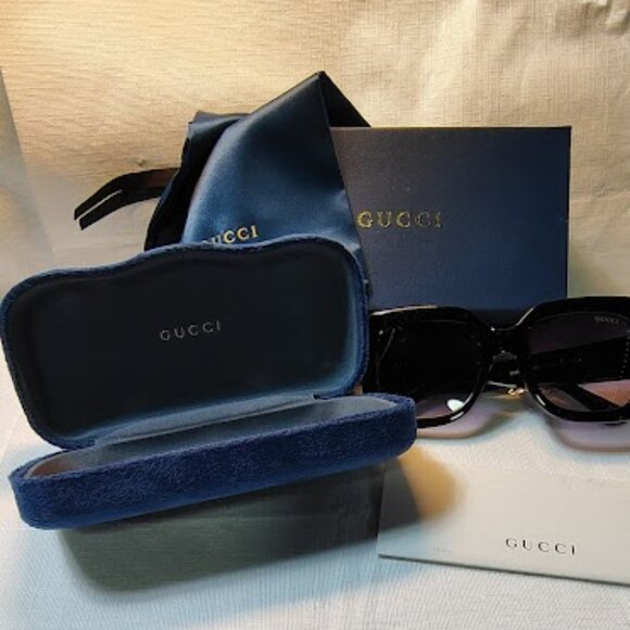 BEAUTIFUL GUCCI SUNGLASSES - BRAND NEW WITH BOX, DUST BAG & CASE- MADE IN ITALY - Picture 1 of 9